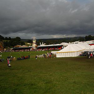 big show+lots of people+wet ground=mud and lots of it!